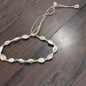 Shell necklace